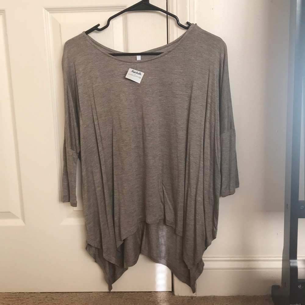 Flowy tan shirt 3/4 sleeves